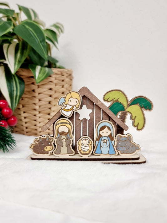 Presepe decorato in legno